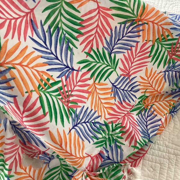 Talbots Petite S Tropical Leaf Print Tunic Top With Tassel Hem - Picture 12 of 12